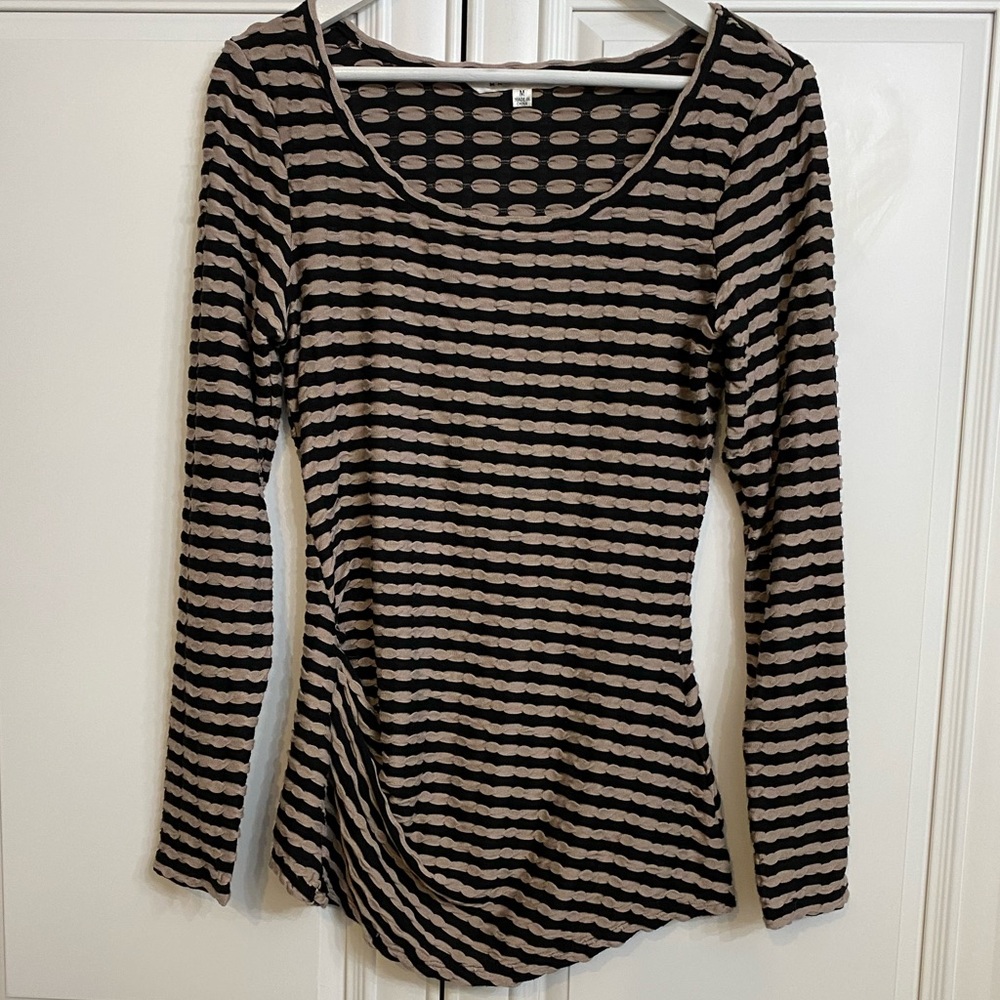 Max Studio Women’s Size Medium Long Sleeve Scoop Neck Black Taupe Stripes Top